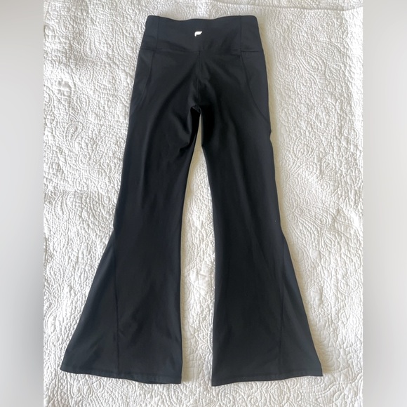 FABLETICS PURELUXE HIGH WAISTED CROSSOVER FLARE BLACK 28” PANTS SIZE SMALL EUC - Picture 3 of 8